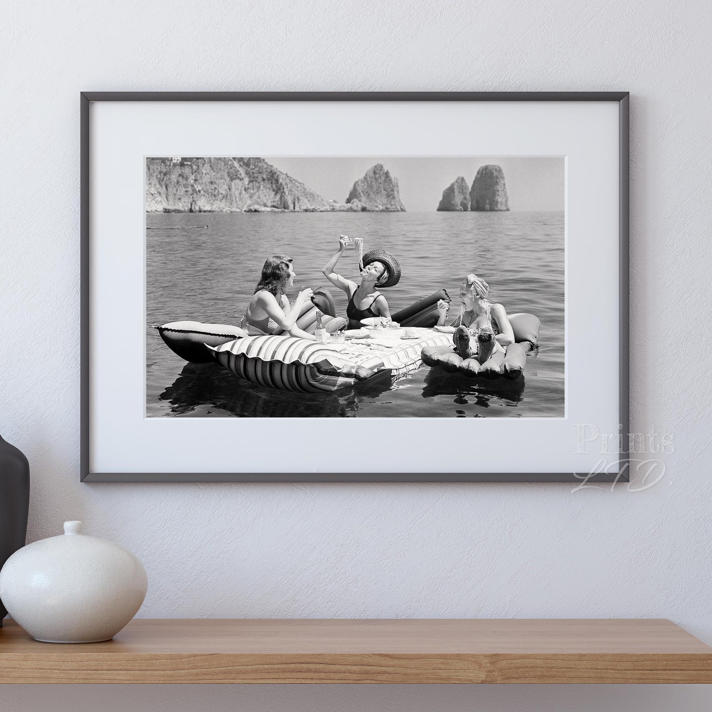 Floating Luncheon Three Women Eat Spaghetti on Lake of Capri 1939