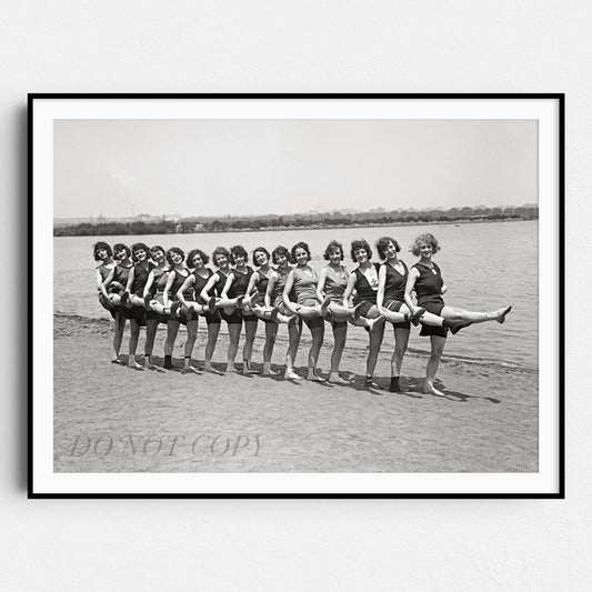 1930s Bathing Beauties - Flapper Girls