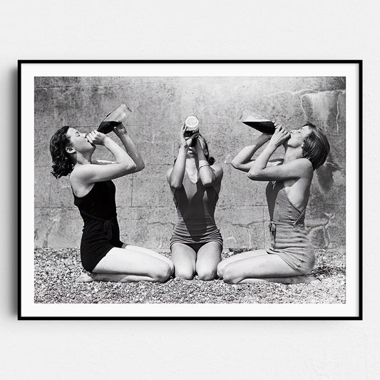 Girls Drinking During Prohibition 1920s
